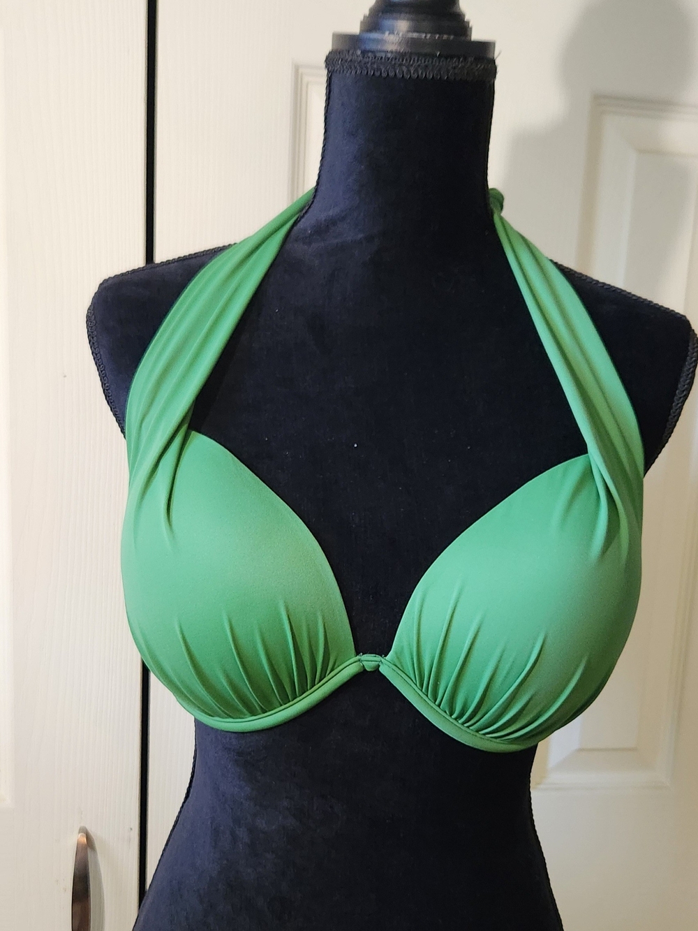 NWOT  VENUS Marilyn Pushup Halter size DD